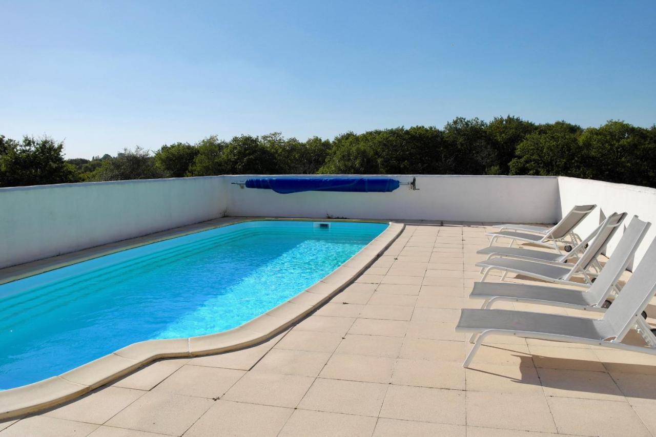 Maison Pour 4 A La Campagne Avec Piscine Commequiers Экстерьер фото