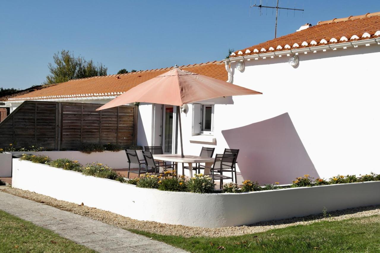 Maison Pour 4 A La Campagne Avec Piscine Commequiers Экстерьер фото